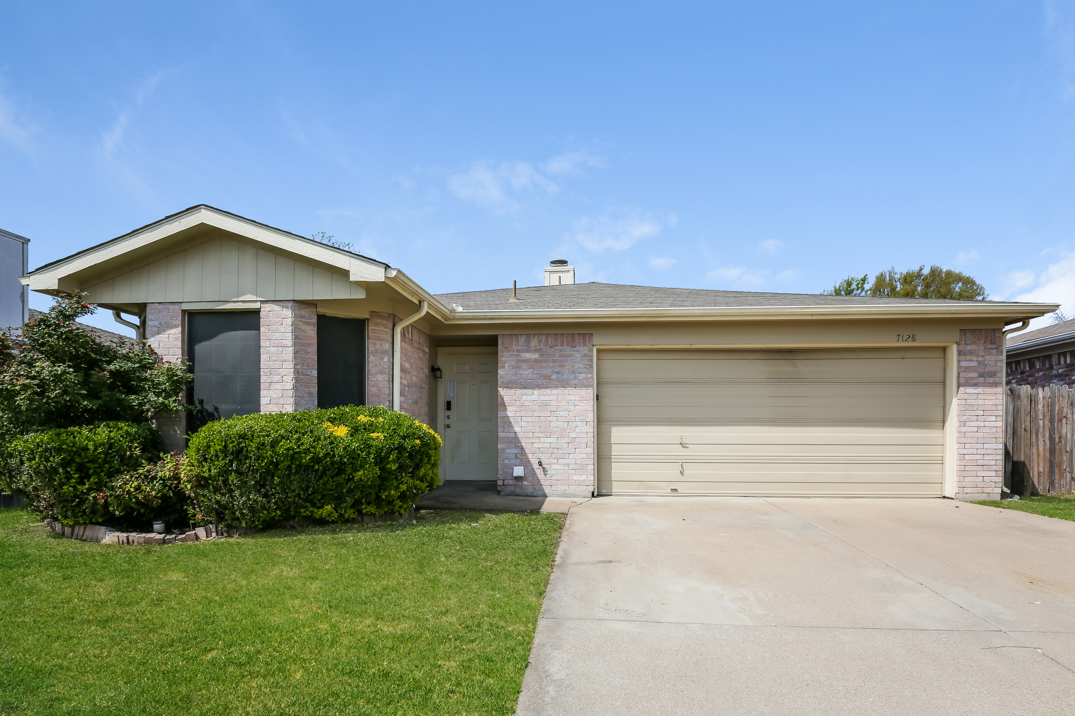 7128 Wagonwheel Rd Fort Worth, TX 76133